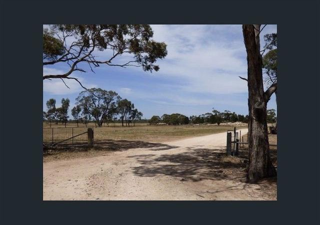 360 Old Racecourse, VIC 3414