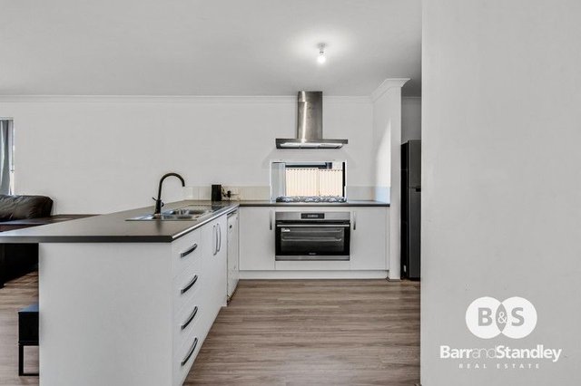 4 Hawkesbury Way, WA 6233