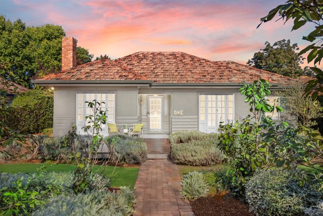 1 Hargraves Crescent, ACT 2602