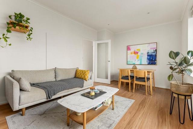 4/8 Closeburn Avenue, VIC 3181