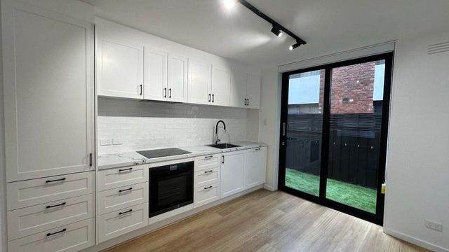 2/13-15 Nicholson Street, VIC 3011