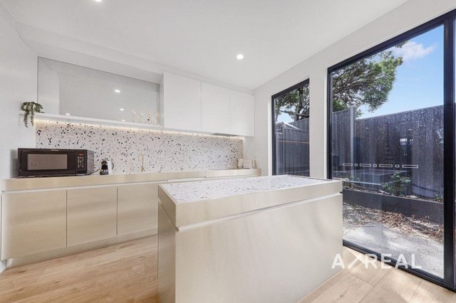 4/24 Carr Street, VIC 3187