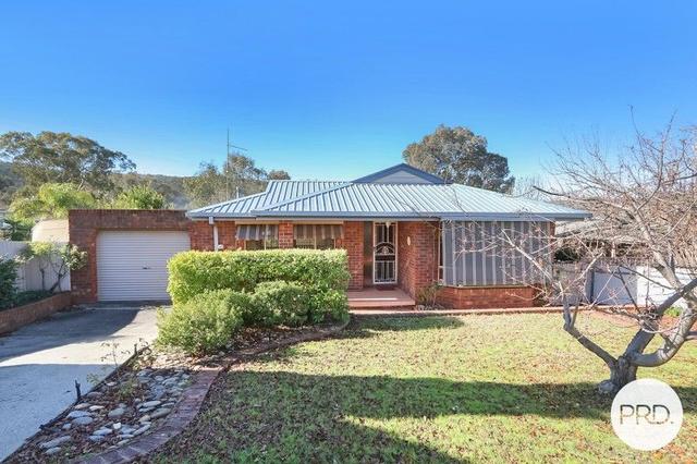 5 Heather Court, NSW 2640