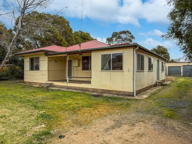65 Binalong Street, NSW 2594