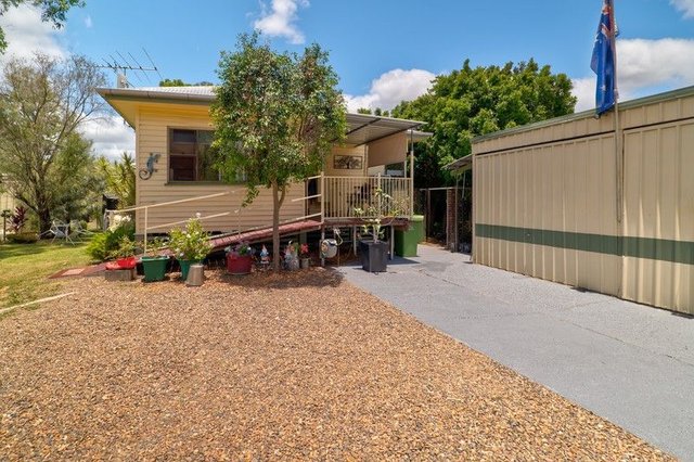 16 West Rd, QLD 4311