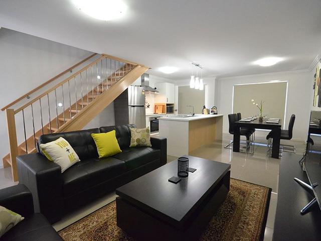 4/11 Side Street, QLD 4680