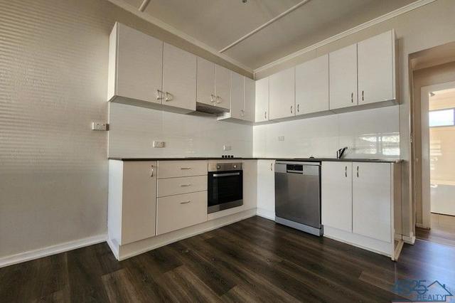2/60 Hilary Street, QLD 4825