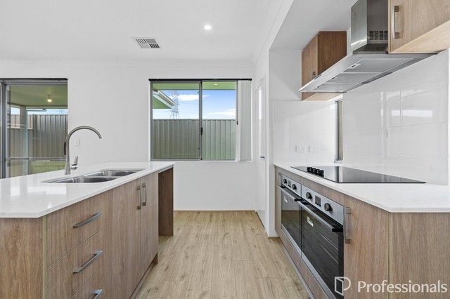 40 Desert Pea Loop, WA 6112