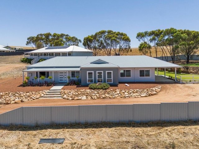 16 Tomkins Bend, WA 6566