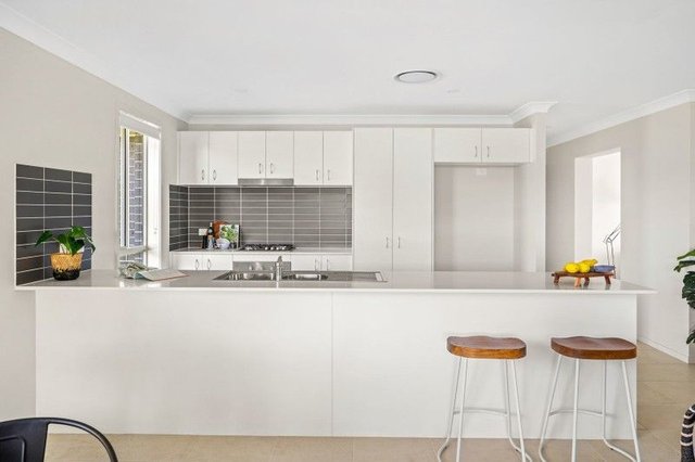 Bright Circuit, NSW 2264