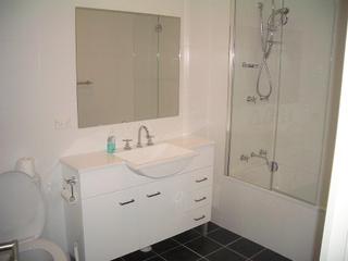 Bathroom (2007-08-08)
