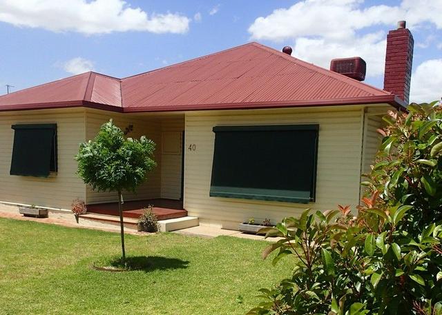 40 Vera St, NSW 2646