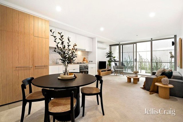 212/99 Dow Street, VIC 3207