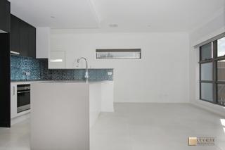 Kitchen to Living Area (2016-05-20)