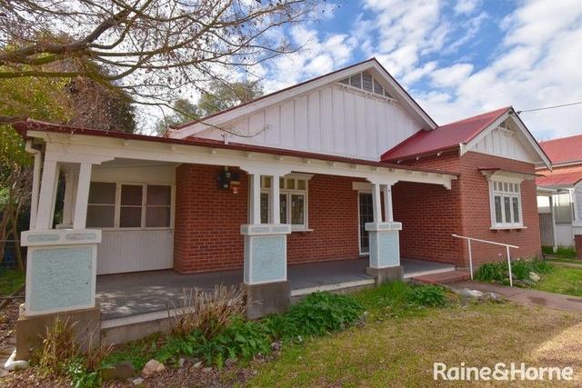 6 Warne Street, NSW 2820