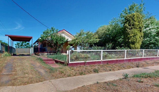 40 Darling Street, NSW 2830