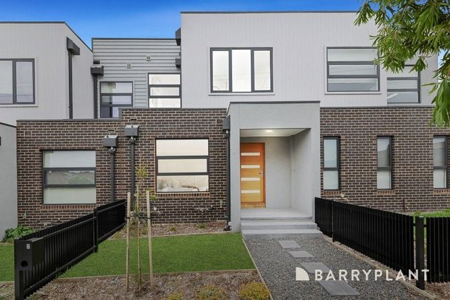 2/8 Mountain Gate Drive, VIC 3156