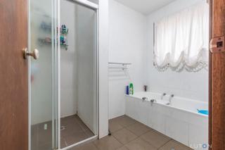 Main Bathroom (2019-12-06)