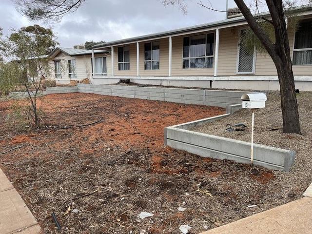 5 Finniss St, SA 5725