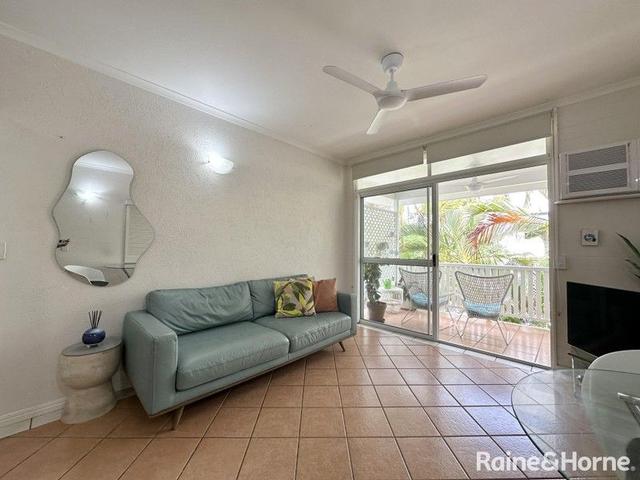 302/9-11 Blake Street (Coral Apartments), QLD 4877