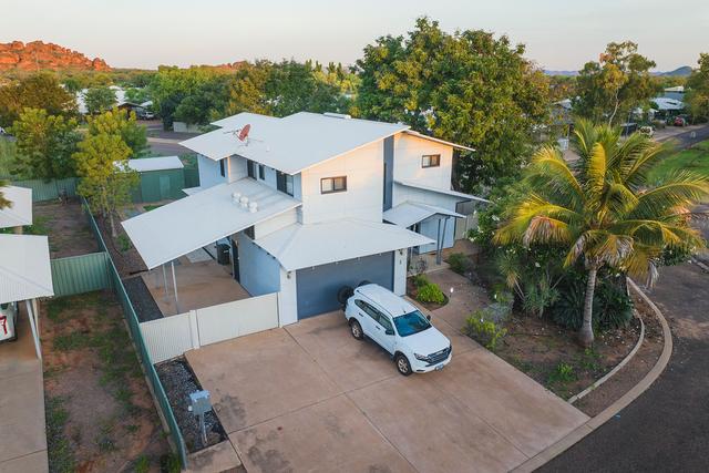 2 Corkwood Court, WA 6743