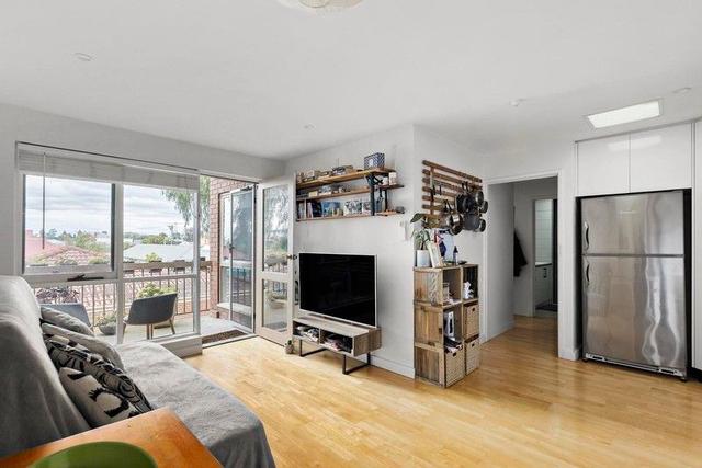 10/13 Baxter Street, VIC 3058