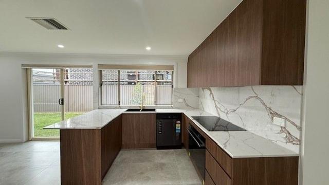 11 Oldfield Court, NSW 2759