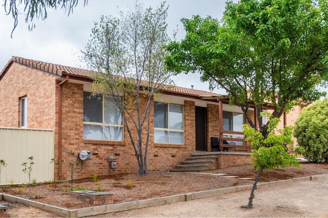 1/2 Lazarus Crescent, NSW 2620