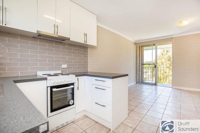 13/2 Coral Street, WA 6019