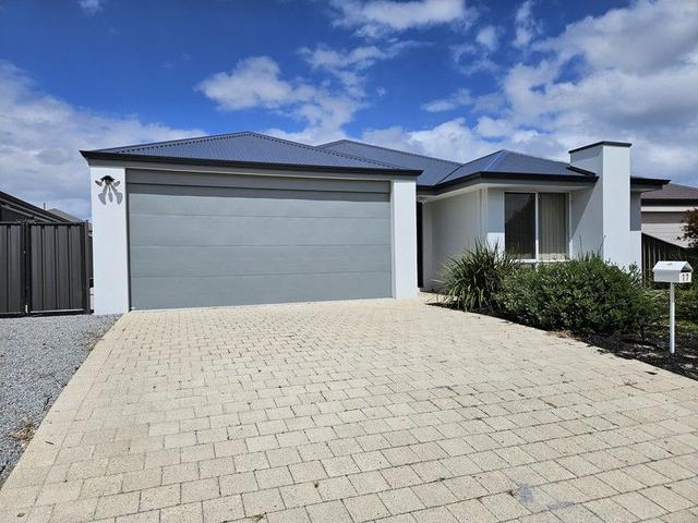 17 Lamont Grange, WA 6330