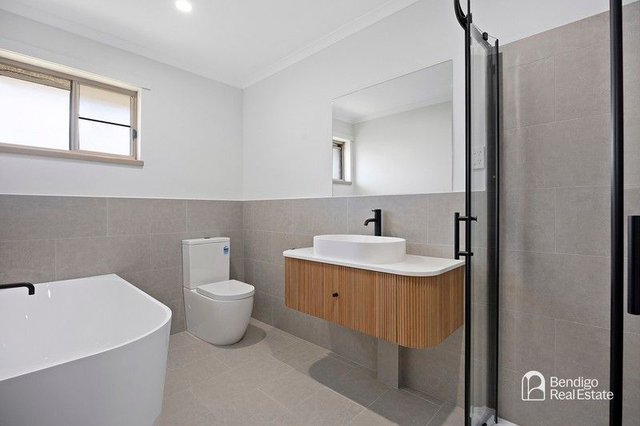 1/17 Nish Street, VIC 3550