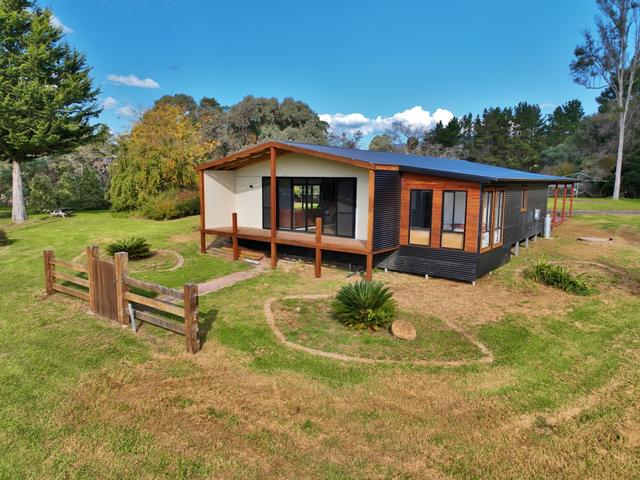 6 Genoa Street, NSW 2550