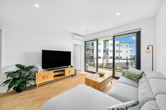 304/114 Northcote Road, NSW 2190