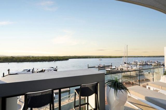 9/2 Marina Promenade, QLD 4216