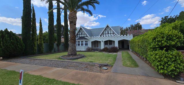 8 Deakin Parade, VIC 3500