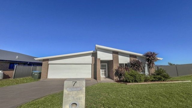 7 Hosking Street, NSW 2850