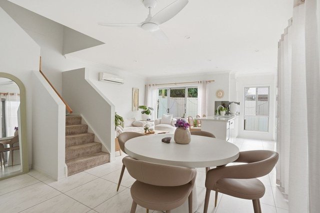 2/12 Sapphire Place, QLD 4221
