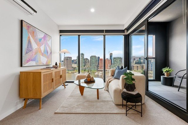 2014/8 Pearl River Road, VIC 3008