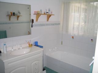 Bathroom (2006-12-07)