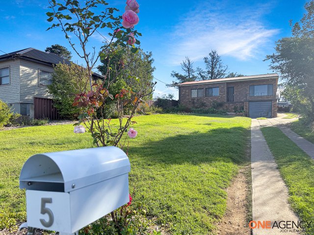 5 Norman Dykes Avenue, NSW 2630