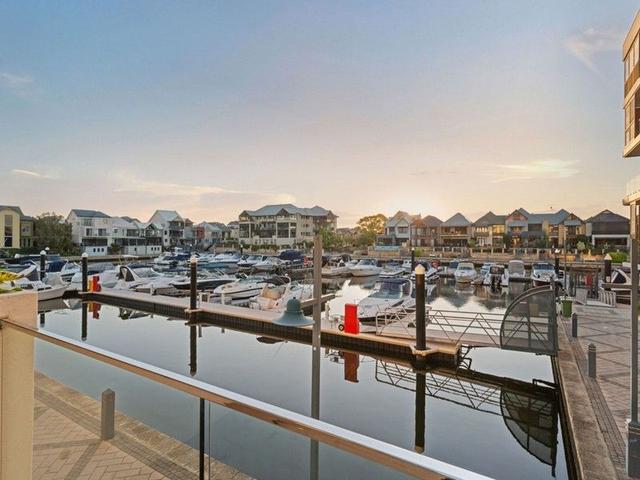 5/16 Marina Drive, WA 6104