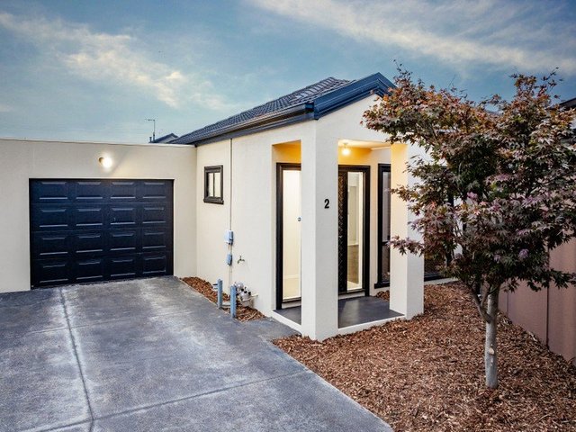 2/10 Camphor Court, VIC 3177