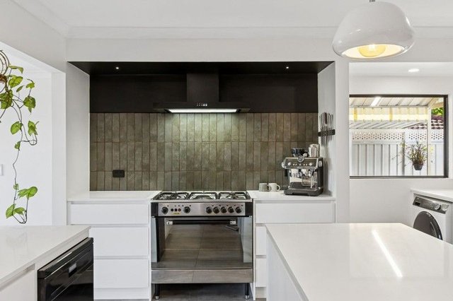 38 Waddington Crescent, WA 6064