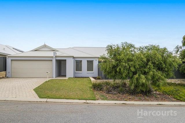 4 Cosmia Grove, WA 6036