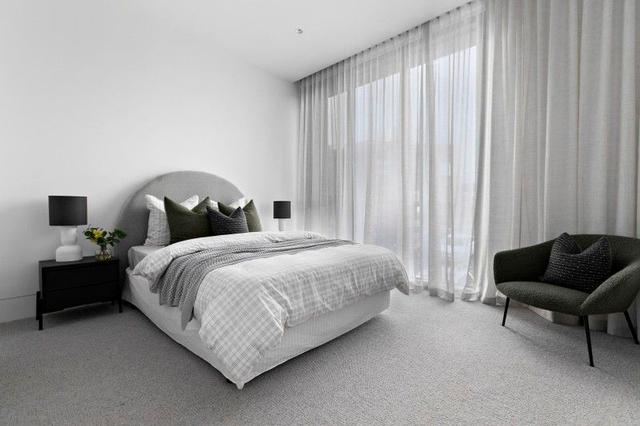 2.03/17 Ivanhoe Parade, VIC 3079