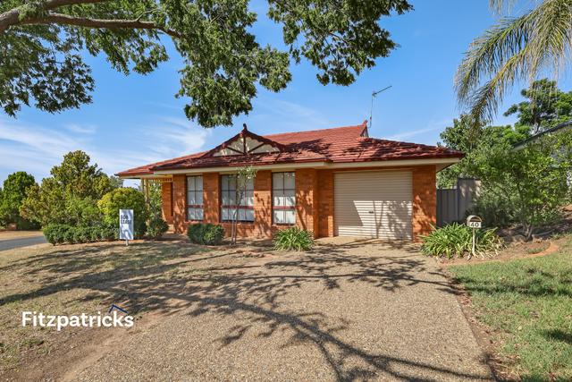 1/40 Simkin Crescent, NSW 2650