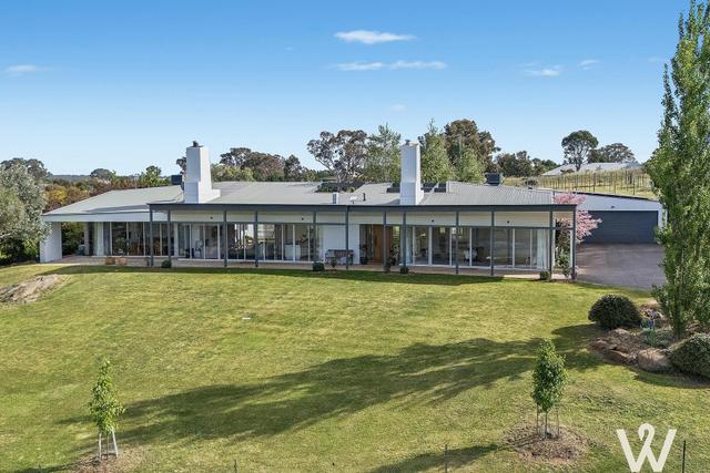 3 Vallencia Drive, NSW 2582
