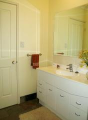 Bathroom (2011-10-18)