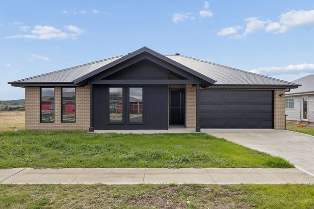 40 Latham Street, NSW 2579