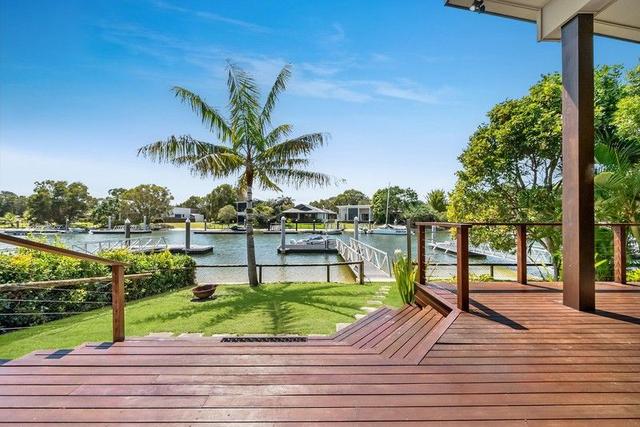 5 Livistona Crt, QLD 4216